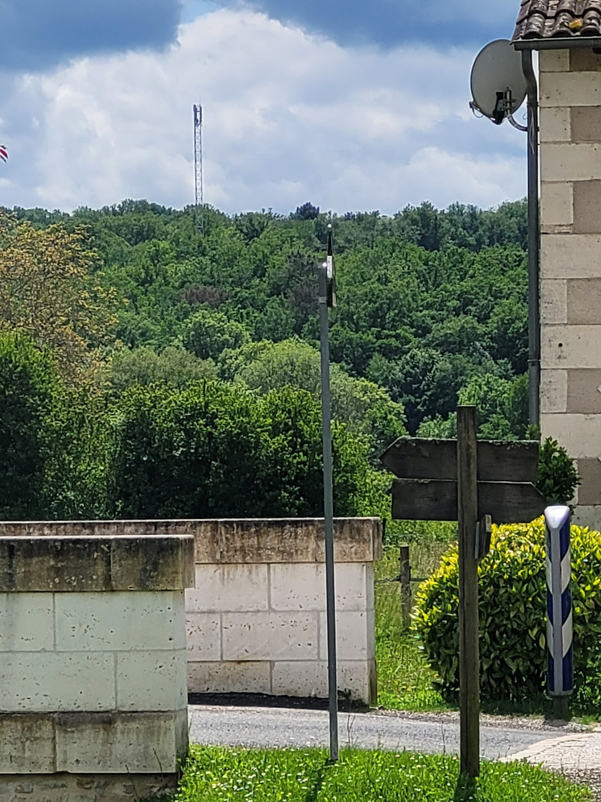 Antenne-relais téléphonie mobile installée